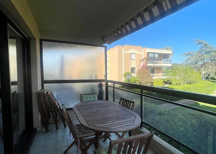 Joli Avec Piscine Apartmán *