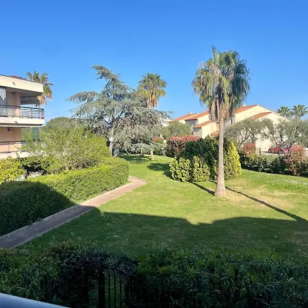 Appartement Joli Avec Piscine Antibes