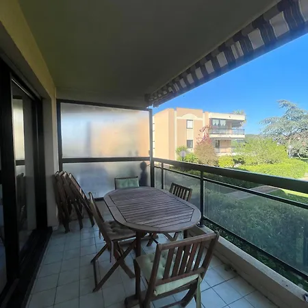 Joli Avec Piscine Appartement *