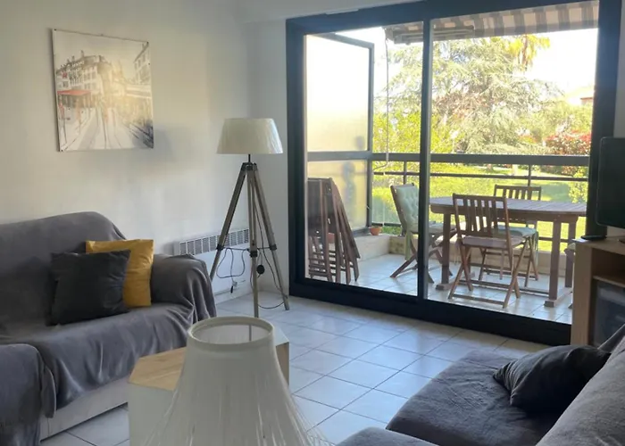 Joli Avec Piscine Appartement *