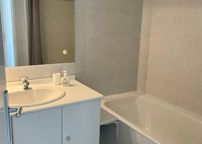 Joli Avec Piscine Antibes